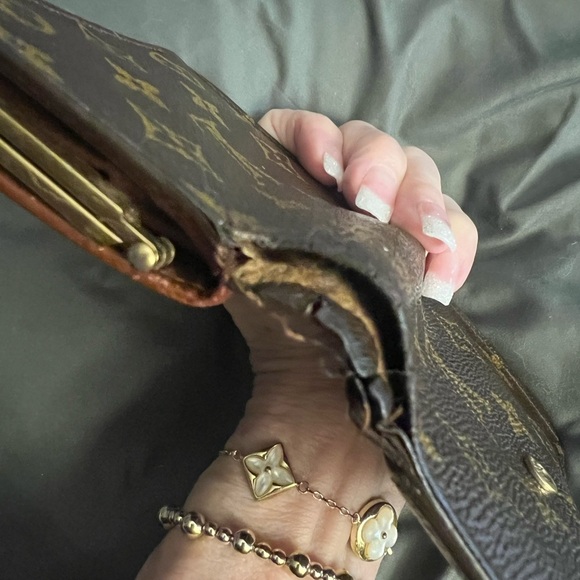 LOUIS VUITTON LV MONOGRAM COATED CANVAS VIENNOIS WALLET - Picture 12 of 16